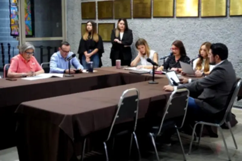 Reanudan comisión para juicios, pero queda en permanente