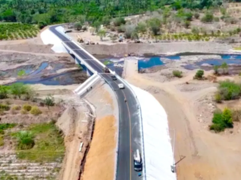 Reconstruyen puente en Colima con 4 meses de anticipación