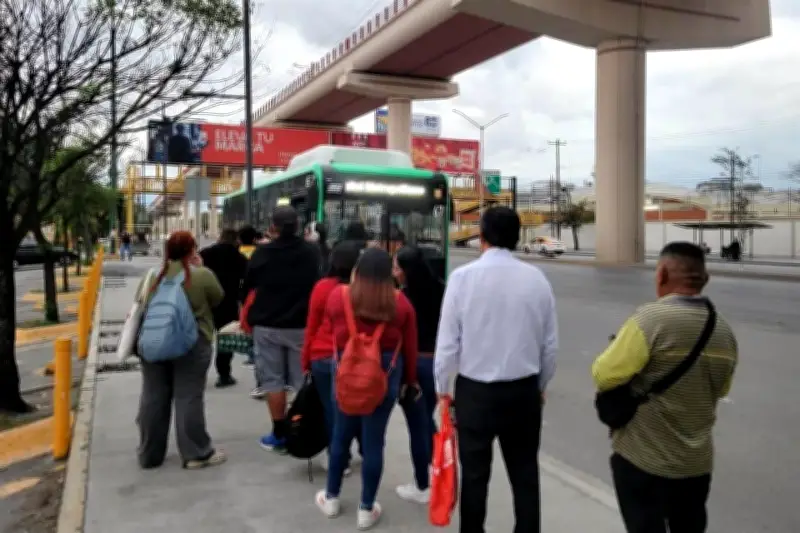 Restablecen servicio en Línea 3 de Metrorrey tras falla técnica