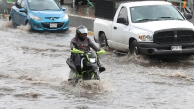 Río Hondo y Río de los Remedios se desbordan: inundaciones en Naucalpan y CDMX