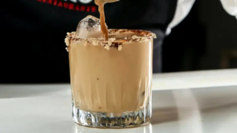 Rompope con café y brandy: cremosa bebida casera fácil de preparar