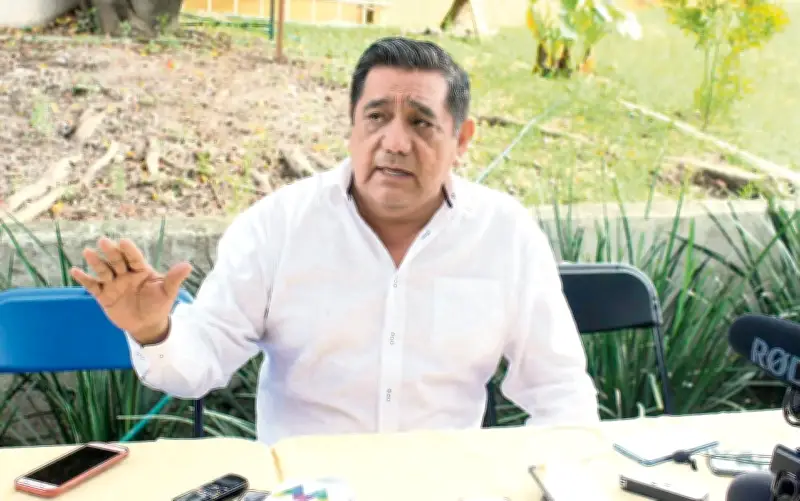 Salgado Macedonio insiste en candidatura pese a veto de nepotismo