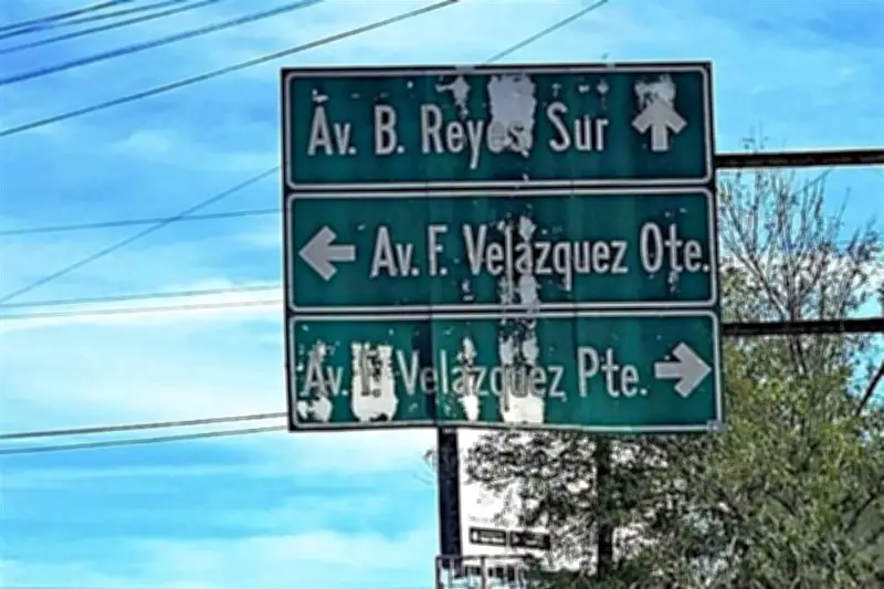 Señalamientos olvidados y dañados en NL: riesgo vial
