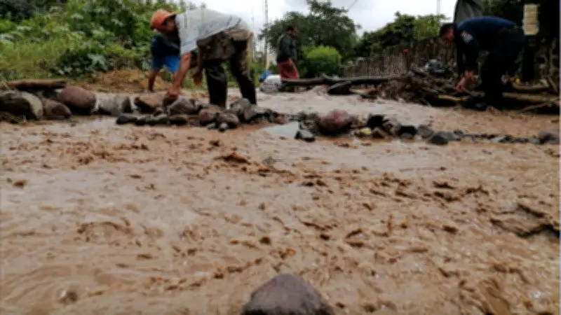 Señales de riesgo por deslaves e inundaciones durante lluvias extremas