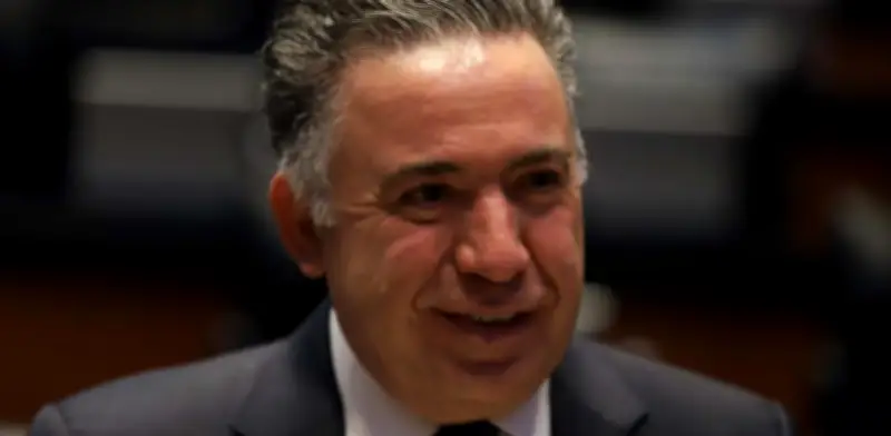Senador Inzunza evade Comisión Permanente tras acusaciones de EU