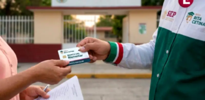SEP inicia entrega de tarjetas de Beca Rita Cetina de 2,500 pesos