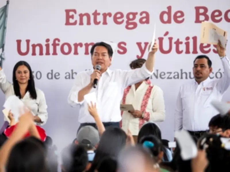 SEP inicia entrega de tarjetas de la Beca Rita Cetina a 7.2 millones de alumnos