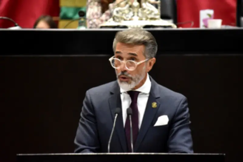 Sergio Mayer renuncia a Morena; alega motivos personales