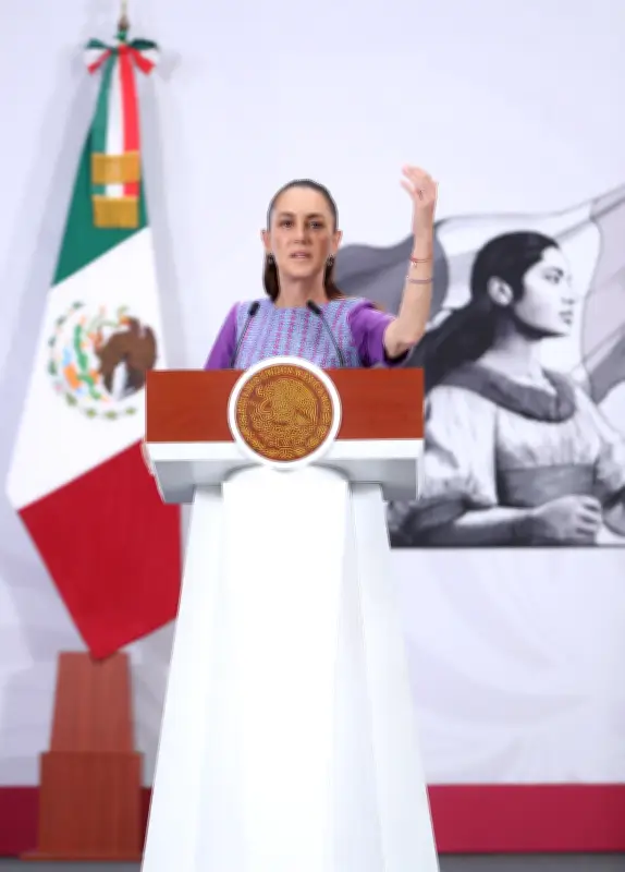 Sheinbaum se dice fuerte pese a acusaciones de EU por narcotráfico