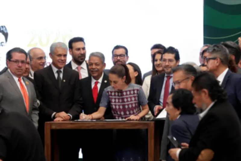 Sindicalistas respaldan a Sheinbaum ante acusaciones de EU contra Rocha Moya