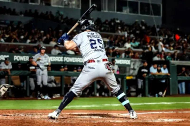 Sultanes pierde Clásico del Norte ante Saltillo en emocionante duelo