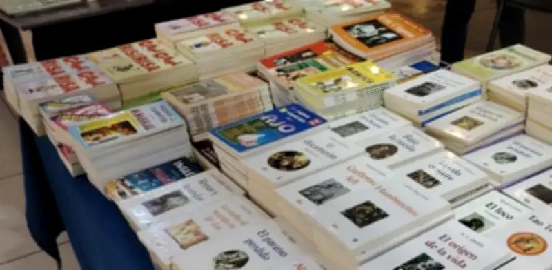 Tercer remate de libros y ska en La Hija de los Apaches CDMX