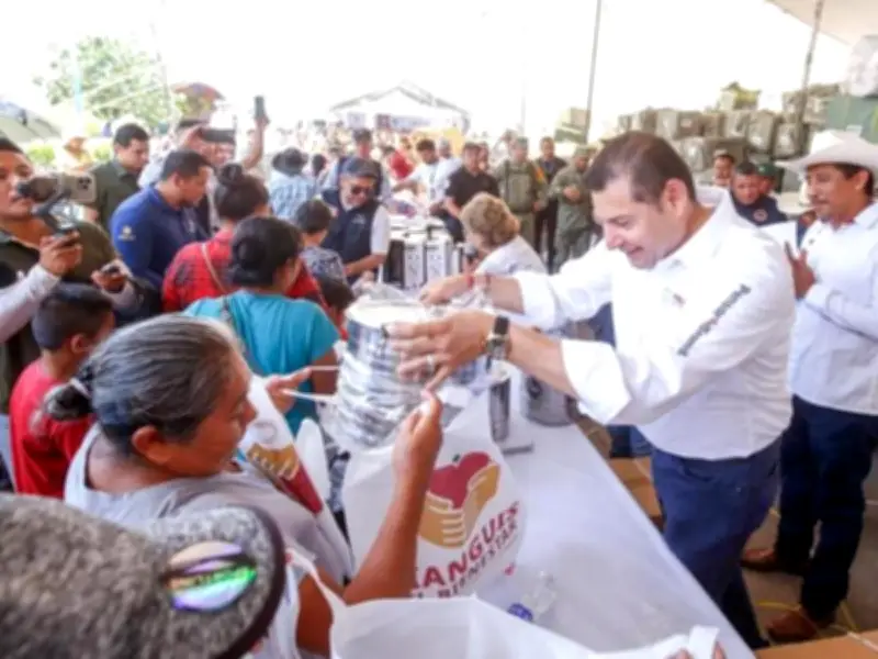 Tianguis del Bienestar llega a la Mixteca poblana con productos gratuitos