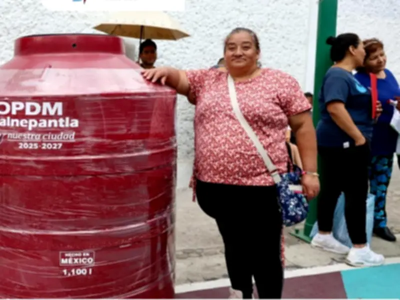 Tinacos y cisternas llegan a San Lucas Patoni en Tlalnepantla