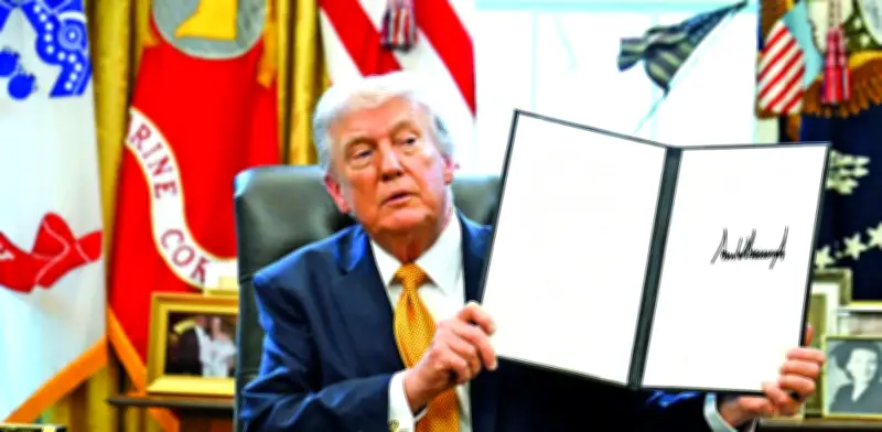Trump firma estrategia antiterrorista que prioriza cárteles y amenazas internas