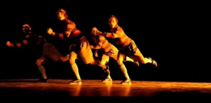 Un homenaje danzado al futbol llega al Teatro Julio Castillo