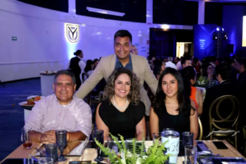 UNIVA celebra el Día del Maestro con comida y entrega del Galardón Calmécac