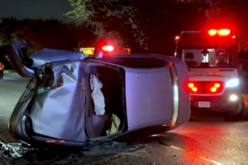 Vuelca en San Nicolás tras dormitar al volante camino al trabajo