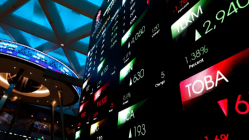 Wall Street cierra en rojo por volatilidad del petróleo; Dow cae 0.63%