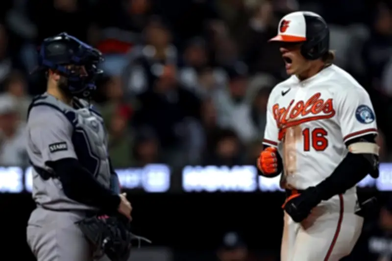 Weathers coquetea con sin hit; Orioles remontan para ganar