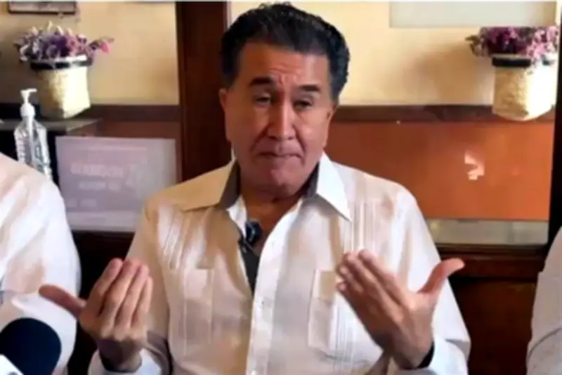 Yunes acusa presiones para aprobar presupuesto en Veracruz