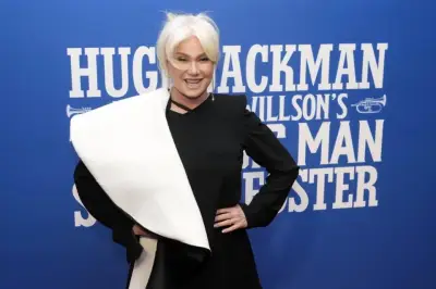 Afectó romance de Jackman en Met Gala a Deborra-Lee