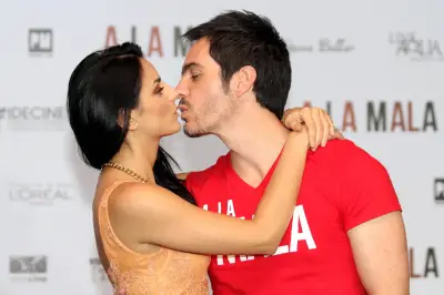 Aislinn Derbez y Mauricio Ochmann derriten fans con foto juntos