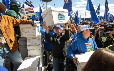Alberta busca independizarse de Canadá con 302 mil firmas