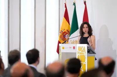 Ayuso critica programas sociales en México: 'ayudas para quien no puede'