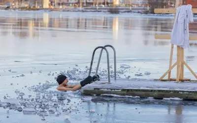 Baños de hielo: beneficios y 3 riesgos clave que debes conocer
