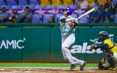Charros de Jalisco barre a Dorados en Chihuahua con show de Garlick