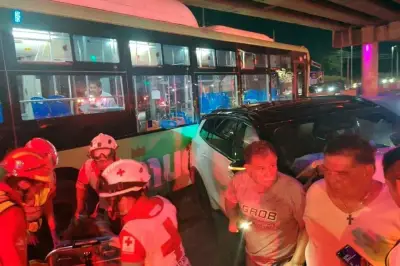 Choque con Ecovía deja 5 lesionados en Monterrey