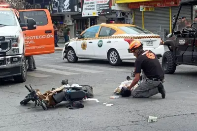 Ciclista herido tras chocar con taxi en Monterrey