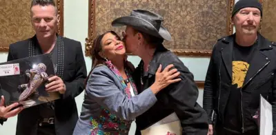 Clara Brugada y U2: encuentro histórico en CDMX por videoclip