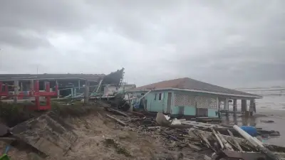 Desplome en playa Bagdad: 15 con crisis nerviosa y un herido