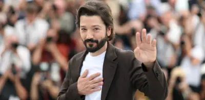 Diego Luna recibe ovación en Cannes por 'Ceniza en la boca'