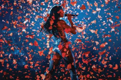 Dua Lipa incluye rola con Maná en disco Live From Mexico