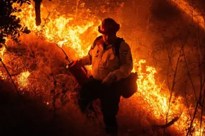 Evacúan a más de 17 mil personas por incendio en California