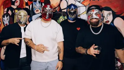 Grupo Frontera sorprende en lucha libre de Guadalajara con máscaras