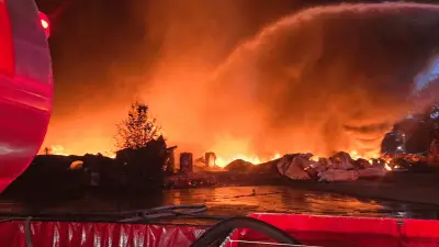 Incendio arrasa fábrica en Tennessee; investigan causas