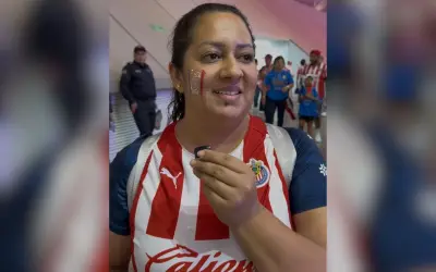 Madre rojiblanca espera que Chivas le dé el mejor regalo este 10 de Mayo