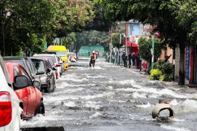 Megafuga de agua en Iztapalapa por tubería rota de 60 años