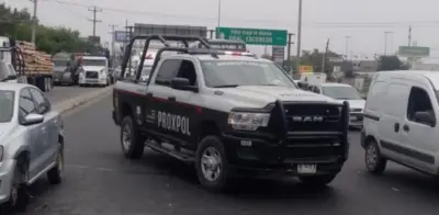 Muere atropellado al cambiar llanta en carretera de Escobedo