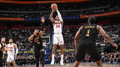 Pistons vencen a Cavs en primer juego de semifinales del Este