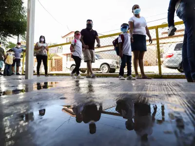 Recorte escolar afecta a 7.2 millones de hogares monoparentales en México