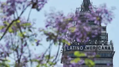 Rescatan a 4 personas atrapadas en elevador de Torre Latinoamericana en CDMX