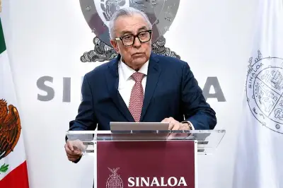 Rocha solicita licencia para mantener fuero en Sinaloa