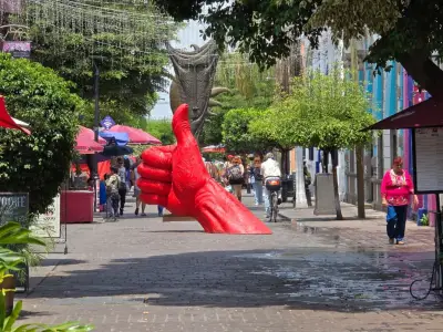 San Pedro Tlaquepaque inaugura exposición escultórica al aire libre