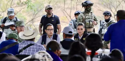 Segob atiende a desplazados de Chilapa; acuerdan corredor seguro