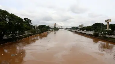 Seis muertos y mil desplazados por lluvias en Brasil